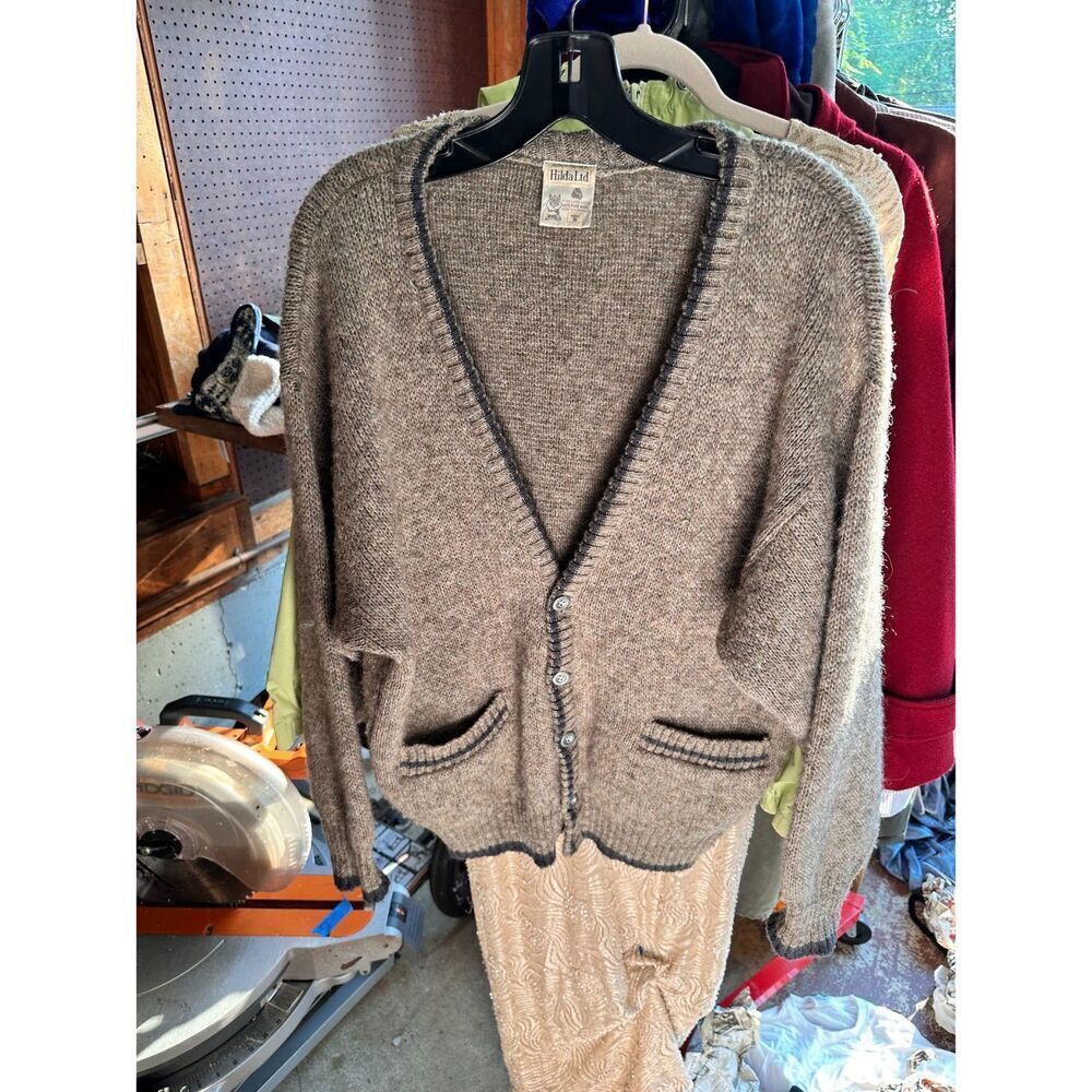 Vintage Hilda LTD 100% Wool Sweater so cute for fall men's s/ women's L